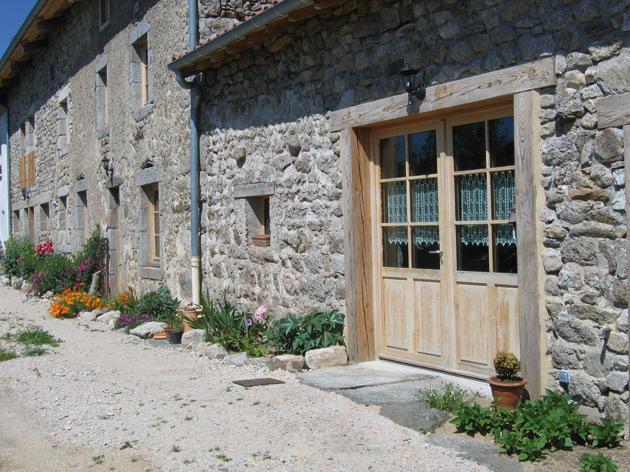 Bed and Breakfast La Ferme Des Genets à Medeyrolles Extérieur photo